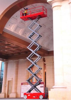 منصة رفع مقص كهربائي ذاتية الدفع 10m 12m 14m للاستخدام في الهواء الطلق